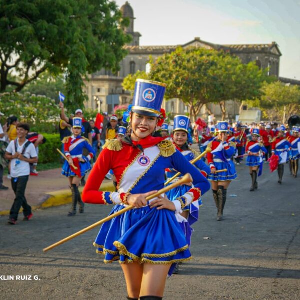 Foto de Caminata 45 aniversario de la Gran Cruzada Nacional de Alfabetización