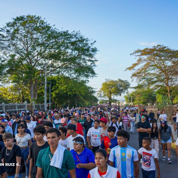 Foto de Caminata 45 aniversario de la Gran Cruzada Nacional de Alfabetización