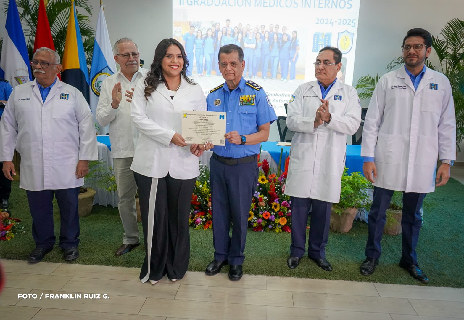 38 Médicos Internos se gradúan en la Universidad de Ciencias Médicas del Hospital Carlos Roberto Huembes