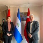 Embajada de Nicaragua en Türkiye Recibe Visita del Poeta y Traductor Adnan Özer