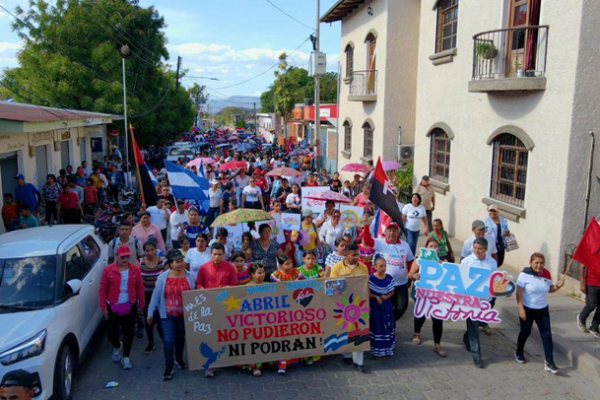 ¡CAMINAMOS, PUEBLO VICTORIOSO! ¡PUEBLO QUE VENCE EN MADRIZ!