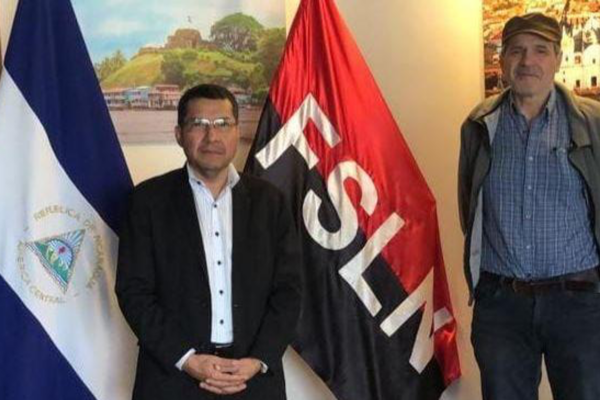Embajada de Nicaragua en Chile Sostiene Encuentro con Destacado Antropólogo