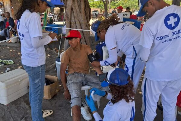 Cobertura nacional de Cruz Blanca garantizó seguridad en playas durante Semana Santa