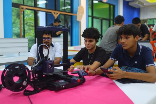 Lanzan Jornada Nacional de Robótica y Automatización en Centro Universitario de Carazo