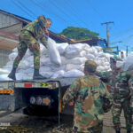 Ejército descarga paquetes alimenticios para familias en San Carlos
