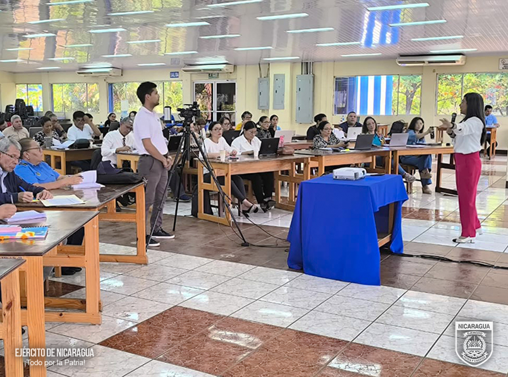 Universidad de Defensa “4 de Mayo” participó en taller de actualización curricular