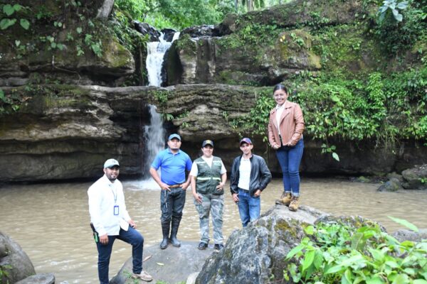 MARENA CON EMPRENDEDOR AMBIENTAL  