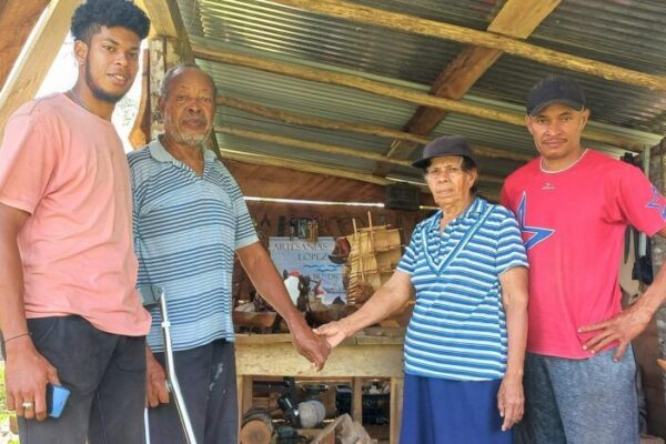 Adiós al maestro Julio López Álvarez, escultor de la identidad garífuna