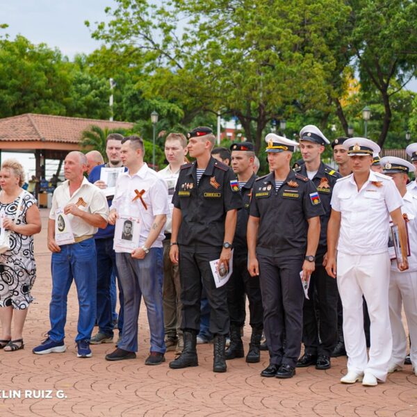 Foto de Acto solemne en honor al 80 aniversario de la Victoria sobre el Fascismo