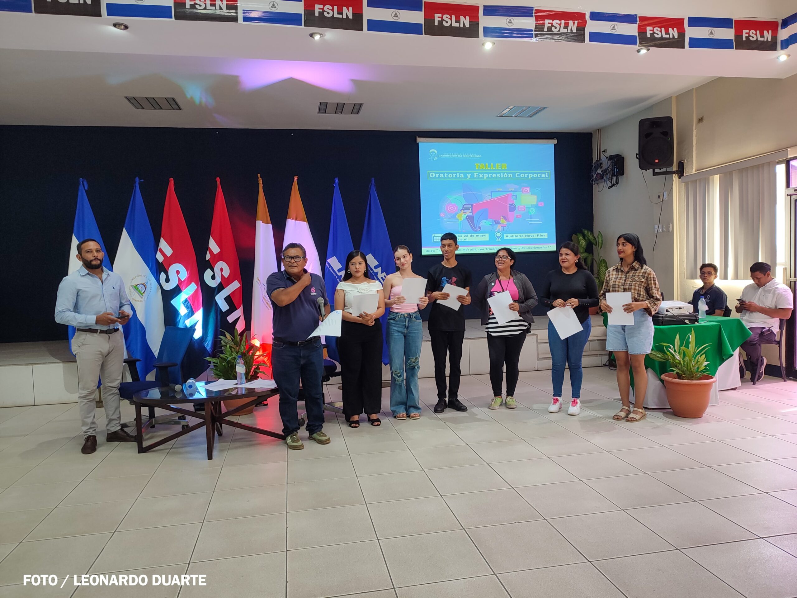 Jóvenes fortalecen su liderazgo y expresión