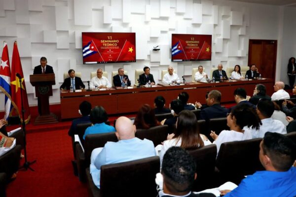 Cuba y Vietnam fortalecen lazos en seminario teórico