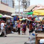 ¡Aquí no se duerme, aquí se trabaja!: Crónica de una noche en el corazón del Oriental