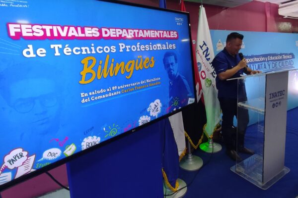 Festival Bilingüe destaca talento de estudiantes técnicos