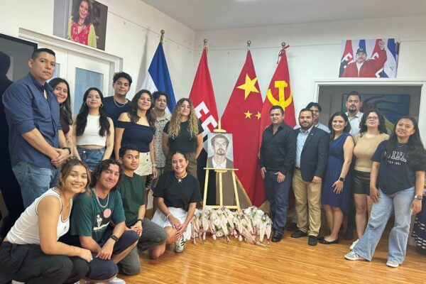 Nicaragüenses en China reafirman compromiso con el legado del Comandante Carlos Fonseca