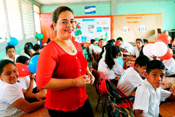 Con expresiones artísticas y Bono Presidencial: Nicaragua honrara a sus educadores