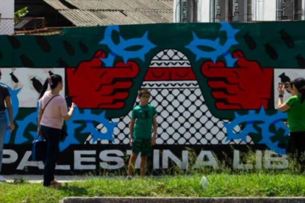 Estudiantes de Cuba pintaron mural dedicado a Palestina