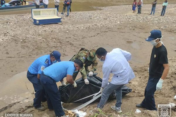 Ejército de Nicaragua recupera cuerpo sin vida en el Río Coco