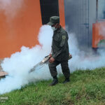 Ejército apoya jornada contra el dengue en Nueva Guinea