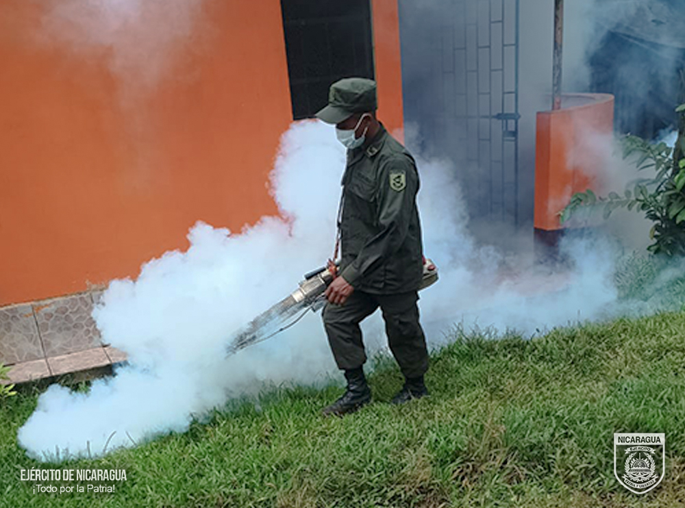 Ejército apoya jornada contra el dengue en Nueva Guinea