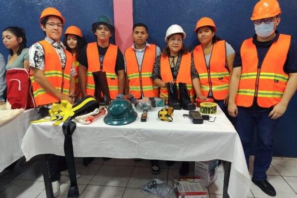 Centros tecnológicos celebran el inicio del semestre con arte, innovación y compromiso educativo