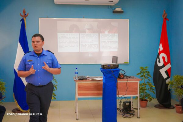 Migración y Extranjería brinda capacitación a sus funcionarios