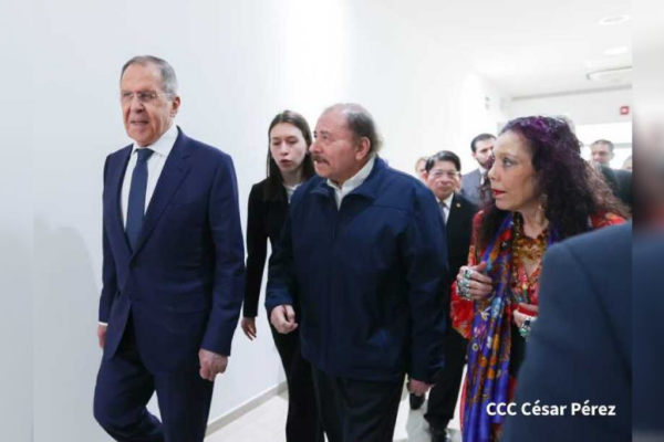 Canciller Sergey Lavrov saluda con fuerza revolucionaria el 46/19
