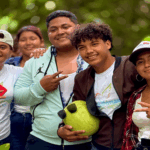 Jóvenes celebran el Día del Estudiante con caminatas ecológicas