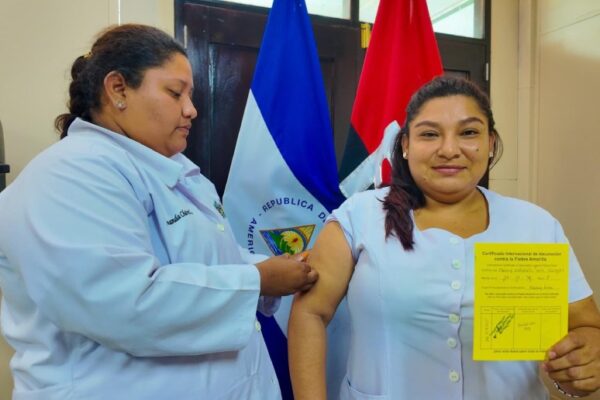 Nicaragua avanza en prevención: vacunación contra fiebre amarilla y clínicas móviles