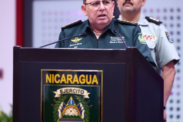 General Avilés destaca valentía y logros históricos de la Fuerza Naval