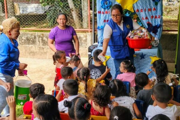 Niños, adolescentes y familias participan en actividades culturales de la Gritería Chiquita