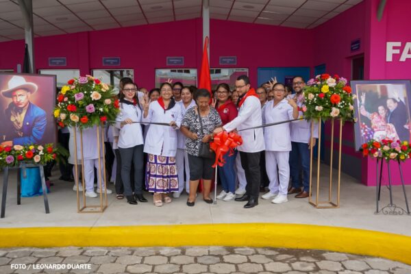 Más obras sociales y entrega de viviendas en todo el país