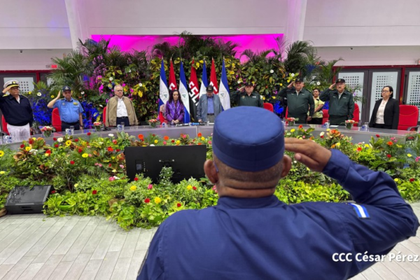Copresidentes de Nicaragua honran 45 años de valentía y compromiso de la Fuerza Naval