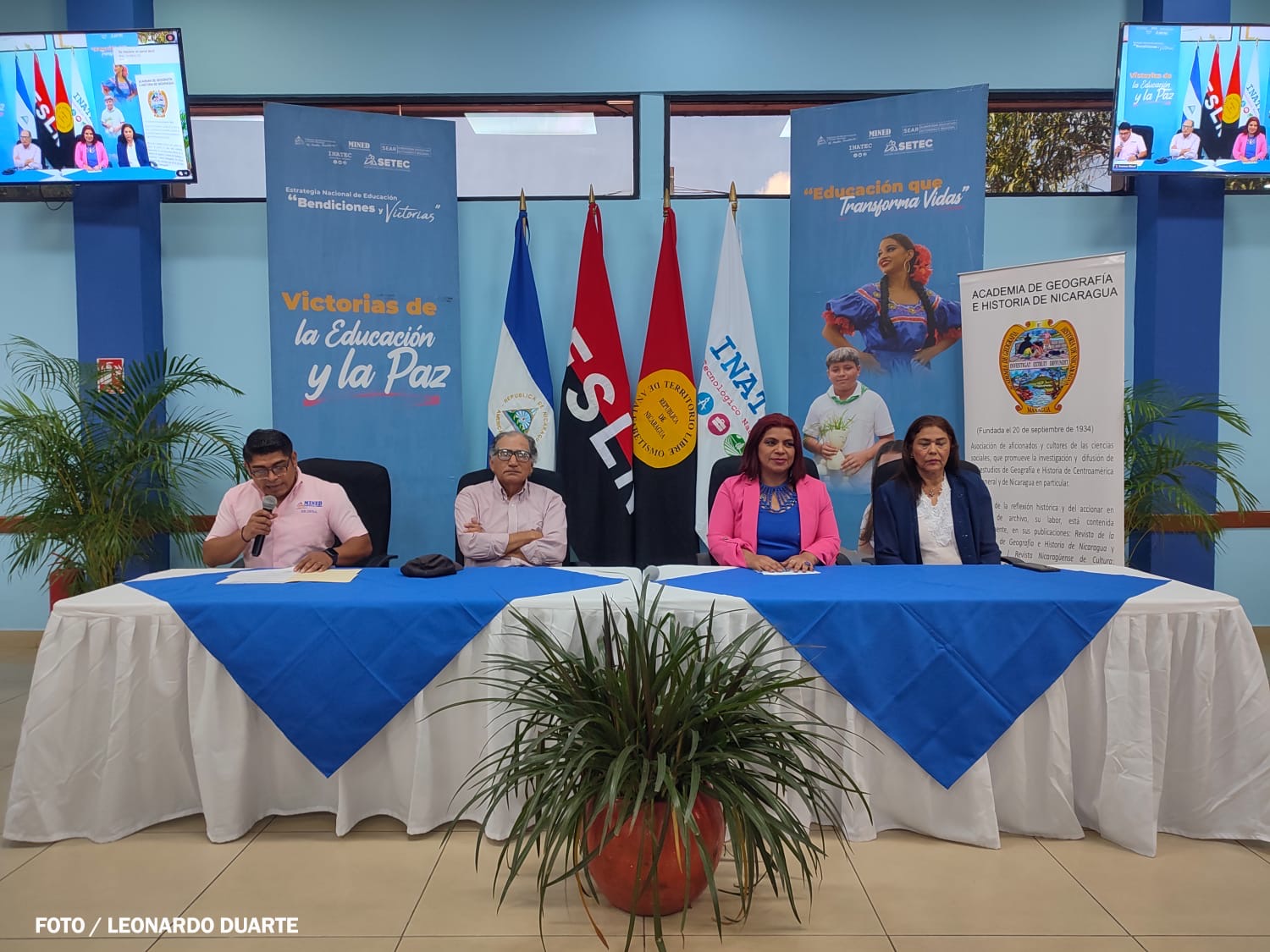 Encuentro académico fortalece la identidad nacional en el Mes de la Patria