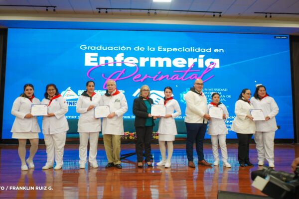 Nicaragua es pionera en C.A. al especializar enfermeros en cuidados perinatales