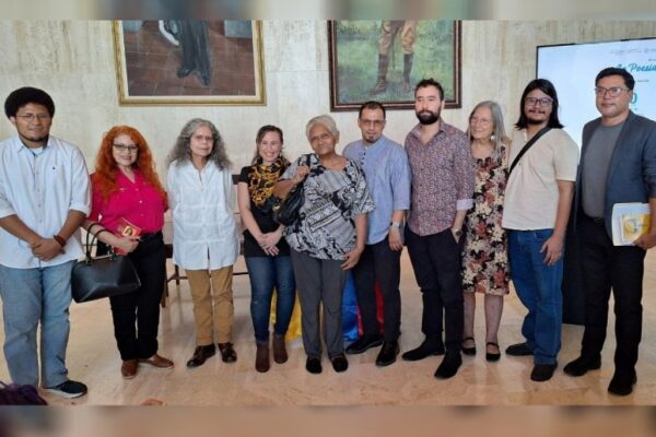 Poetas Nicaraguenses y Colombianos celebran hermandad y cultura con tarde literaria
