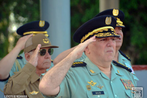 Comandante en Jefe del Ejército de Nicaragua realiza visita oficial a la República de Cuba