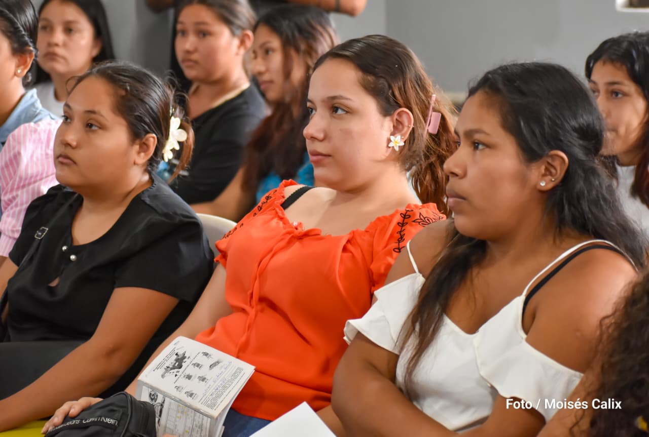 Más de 100 mujeres participan en jornada de evaluación gineco-obstétrica en Managua
