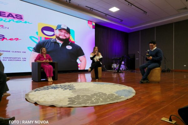 Jóvenes impulsan innovación en el Congreso de Industrias Creativas 2025