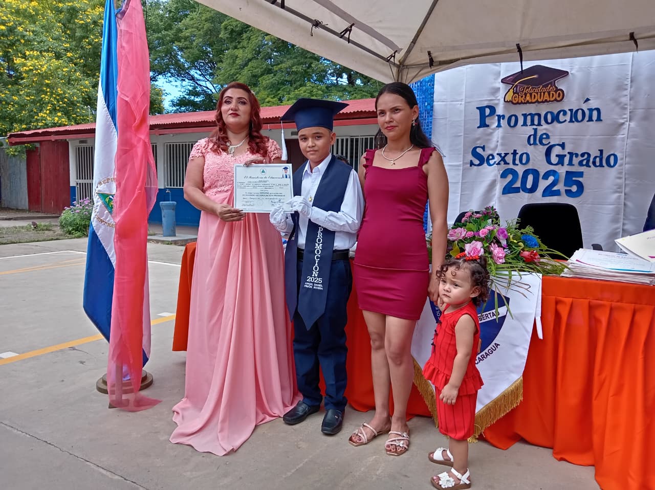 Colegio San Sebastián celebra promoción de sexto grado con más de cien estudiantes