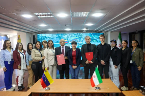 Venezuela y Irán fortalecen alianzas estratégicas para producir equipos médicos