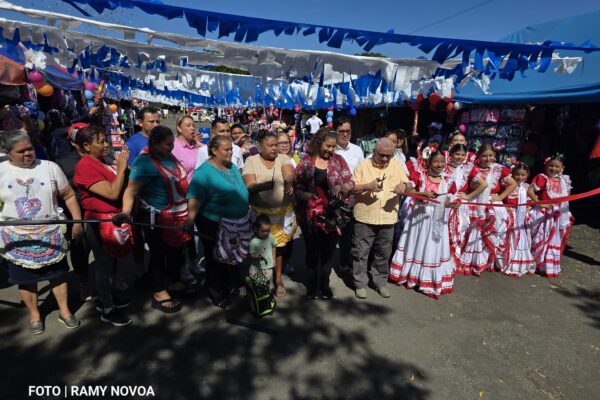 Inauguran ferias escolares 2026 en el Mercado Roberto Huembes con amplia oferta y precios accesibles