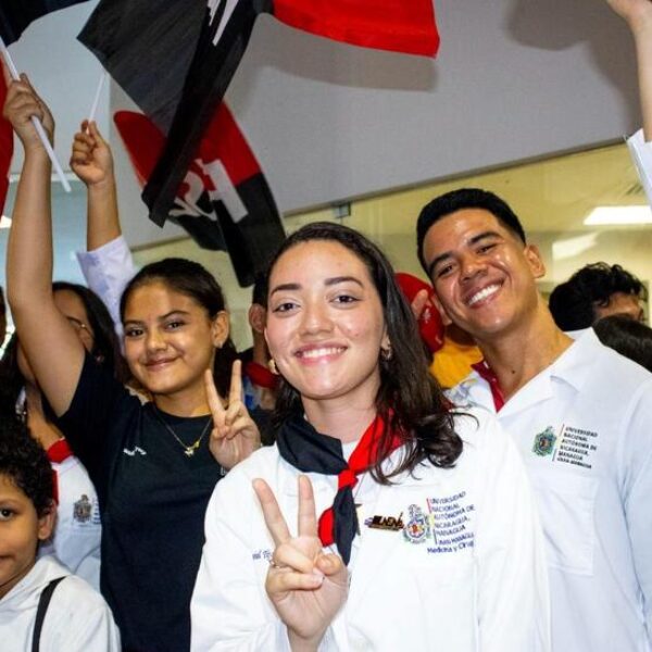 Foto de Imágenes de la Juventud Heroica en el Hospital Dr. Fernando Vélez Paiz