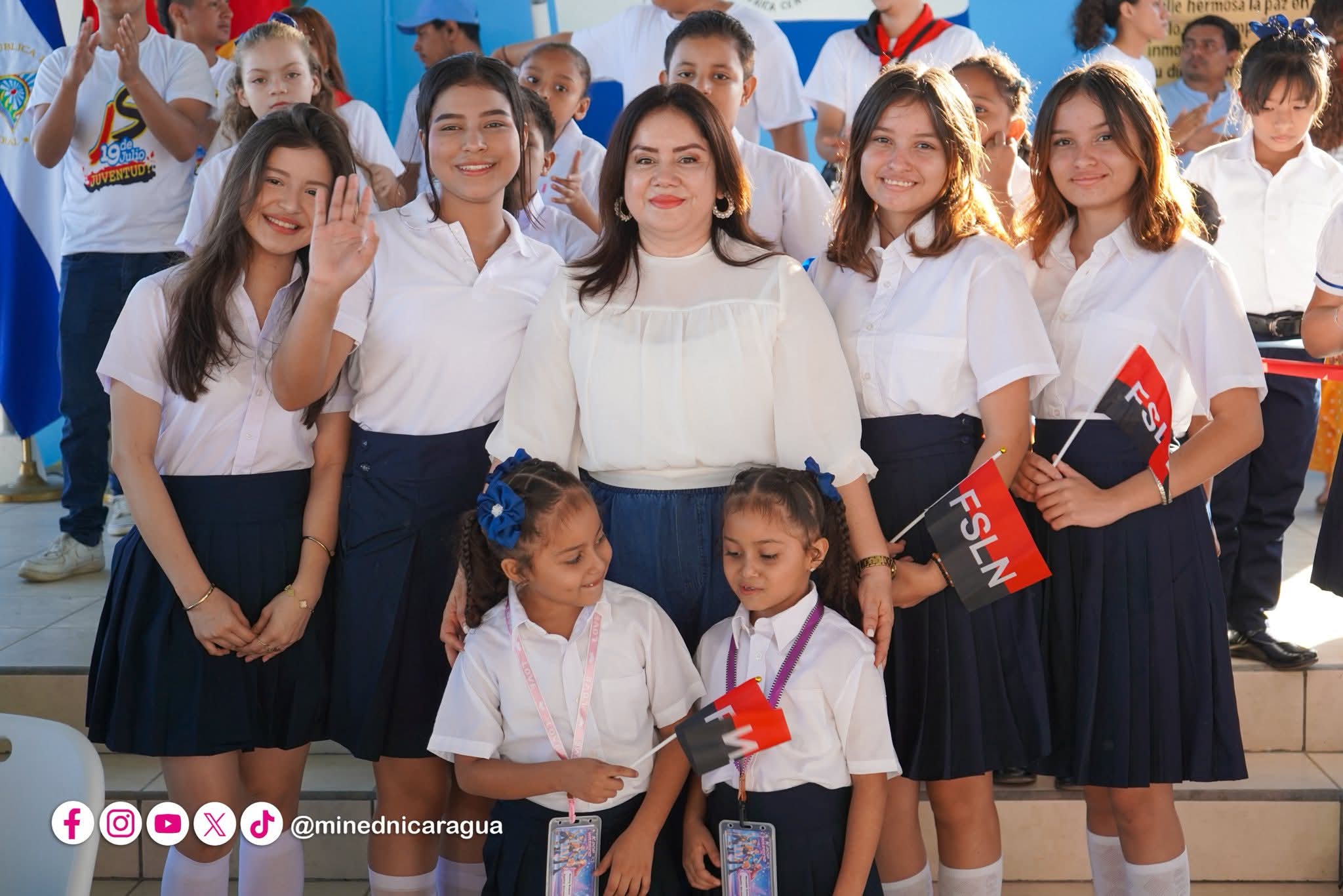 Más de 1.8 millones de estudiantes regresan a clases en el ciclo escolar 2026