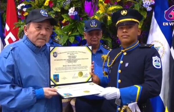 Copresidentes presiden XXVIII graduación de cadetes en Ciencias Policiales