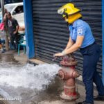 Bomberos Unidos supervisan hidrantes y sistemas eléctricos en el Mercado Oriental