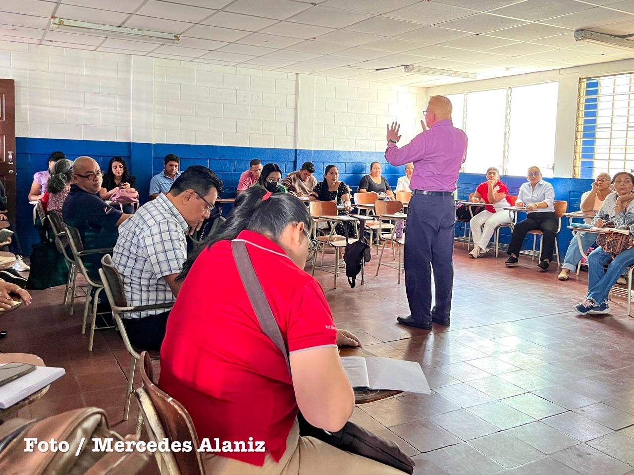 Encuentro de Interaprendizaje fortalece capacidades docentes en Managua