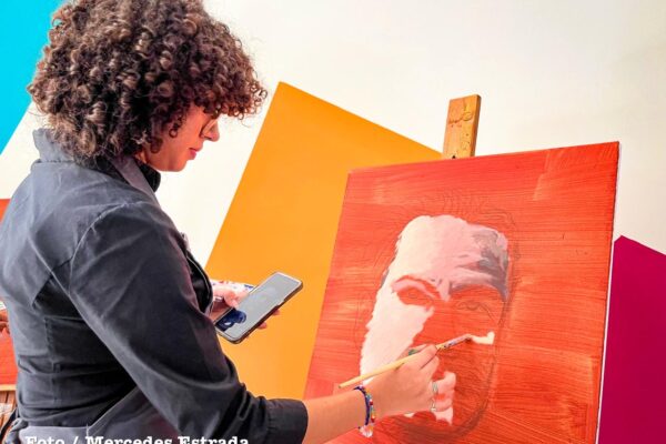 Bajo el azul dariano, el arte vuelve a encontrarse