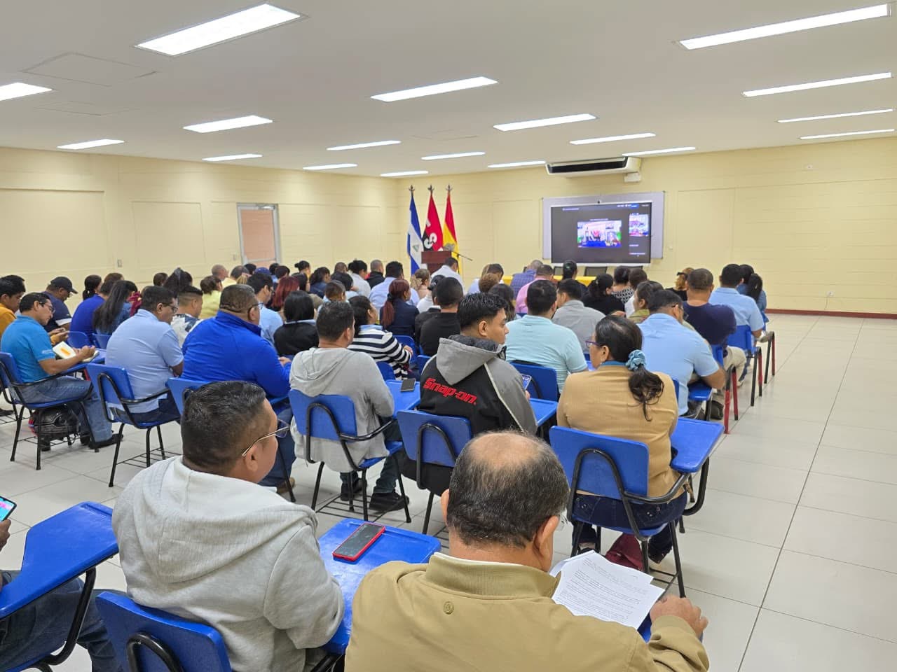 Maestras y maestros reafirman su misión de educar con amor y dignidad