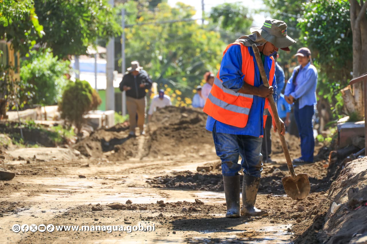 Avanza proyecto de mejoramiento vial en Villa Libertad