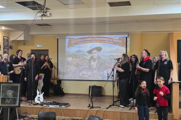 Cantos de Amor a Sandino en Moscú